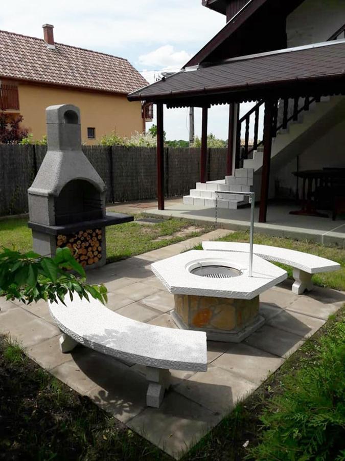 Apartamento Benitta Vendégház Hajdúszoboszló Exterior foto